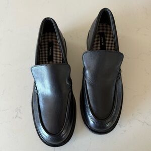 New Vince Silva Black leather Loafers Size: 6